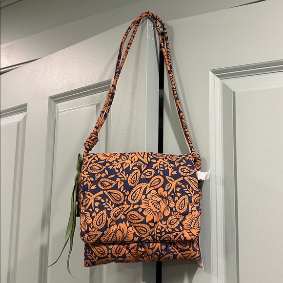 ✨BNWT - Vera Bradley Baird Hipster Crossbody in Lotus Montage Roasted Pecan✨ - Picture 5 of 11